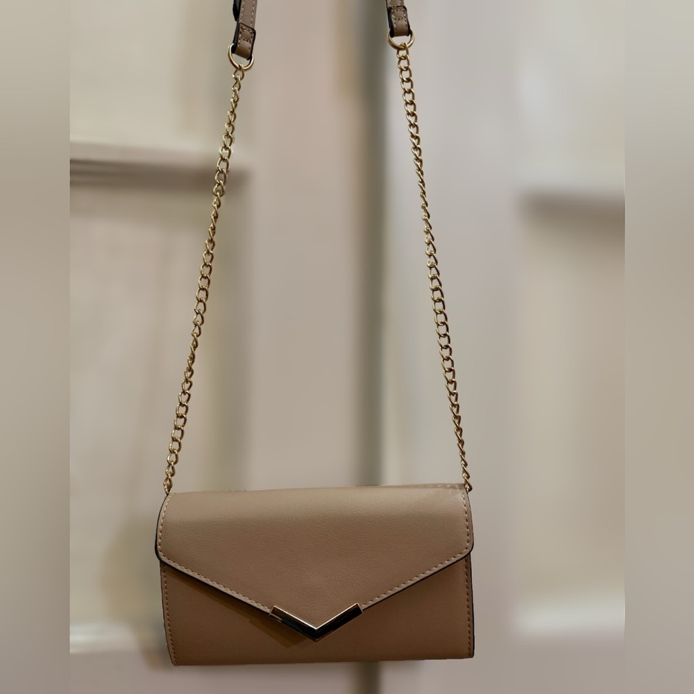 Elegant Beige Crossbody Bag - Picture 5 of 8